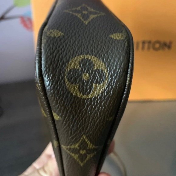 SOLD Authentic Louis Vuitton Pochette Accessories - Picture 6 of 15